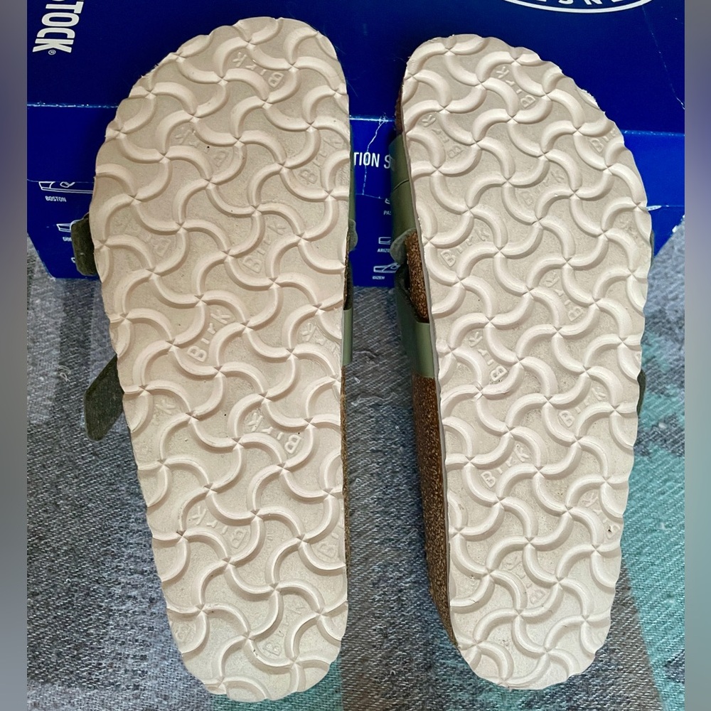 Birkenstock Yao Balance Sandals– Patent Khaki Green – 37 N - Picture 4 of 5